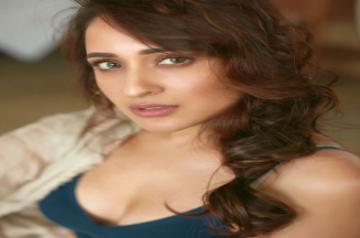 Pragya Jaiswal-Akhanda.