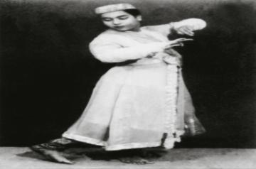 When Birju Maharaj had to prompt Sitara Devi through a show.