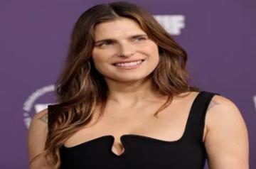Lake Bell .