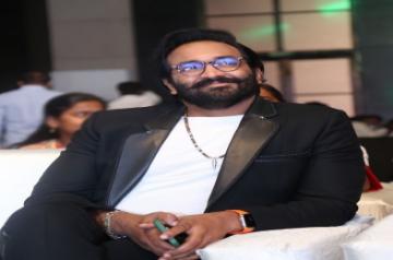 Vishnu Manchu's meeting with AP CM raises eyebrows