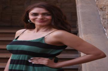 Mrunal Thakur: My parents and cat give me a sense of belonging