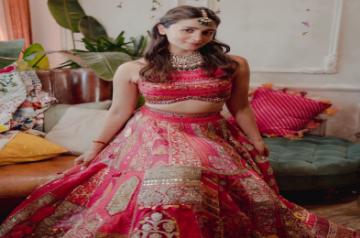 Alia Bhatt's mehendi lehenga by Manish Malhotra took 3,000 hours to make!.