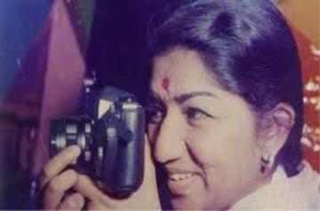 Lata Mangeshkar was an avid photographer: Sonu Nigam