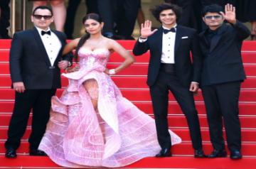 Team 'Safed' get clicked at Cannes 2022 red carpet