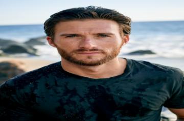 Scott Eastwood.