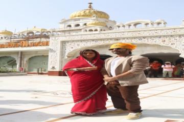 Nushrratt Bharuccha, 'Janhit Mein Jaari' team visit Delhi's Bangla Sahib gurudwara