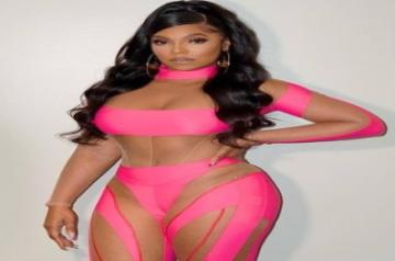 Popstar Ashanti.