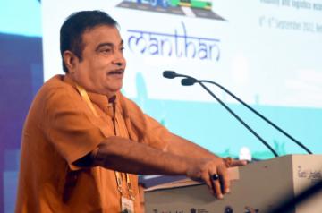 Gadkari calls for professionally managed Public transport system based on electricity in PPP mode