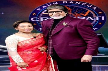 Mirabai Chanu made Big B perform Manipuri folk dance on 'KBC 14'.(photo;Twitter)