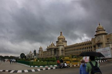 B'luru wakes up to cloudy day, most K'taka dists to receive showers till Oct 11
