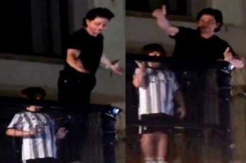 SRK 57: SRK greets hoards of fans outside Mannat on birthday.