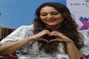 Delhi:Bollywood Actress Sonakshi Sinha poses for photos during the promotions of upcoming movie Double XL in New Delhi on Tuesday November 01,2022(Photo: Wasim Sarvar/IANS)