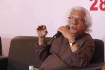 Guwahati: Film director Adoor Gopalakrishnan addresses during a press conference at Guwahati International Film Festival 2017 on Nov 2, 2017. (Photo: IANS)