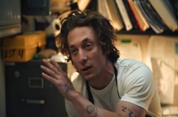 CCA2023: Jeremy Allen White bags Best Actor in Comedy Series(grab)