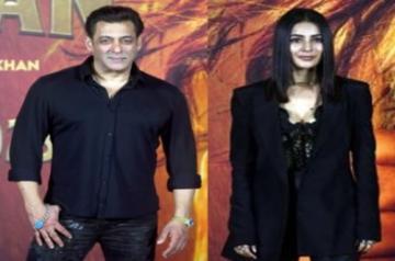 Salman Khan asks Shehnaaz