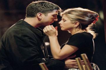 Jennifer Aniston, crush David Schwimmer let 'feelings play out' on 'Friends'