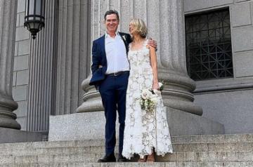 Naomi Watts gets 'hitched' to Billy Crudup, shares pictures